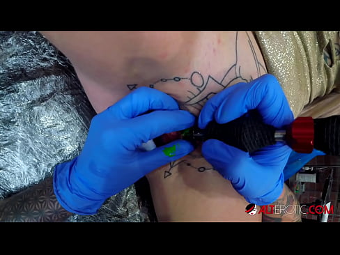 ❤️ Sully Savage-k izugarri tatuatu zuen klitorian tatuaje bat egin zuen ❤❌ Izorra pornoan eu.elitemangas.top ﹏
